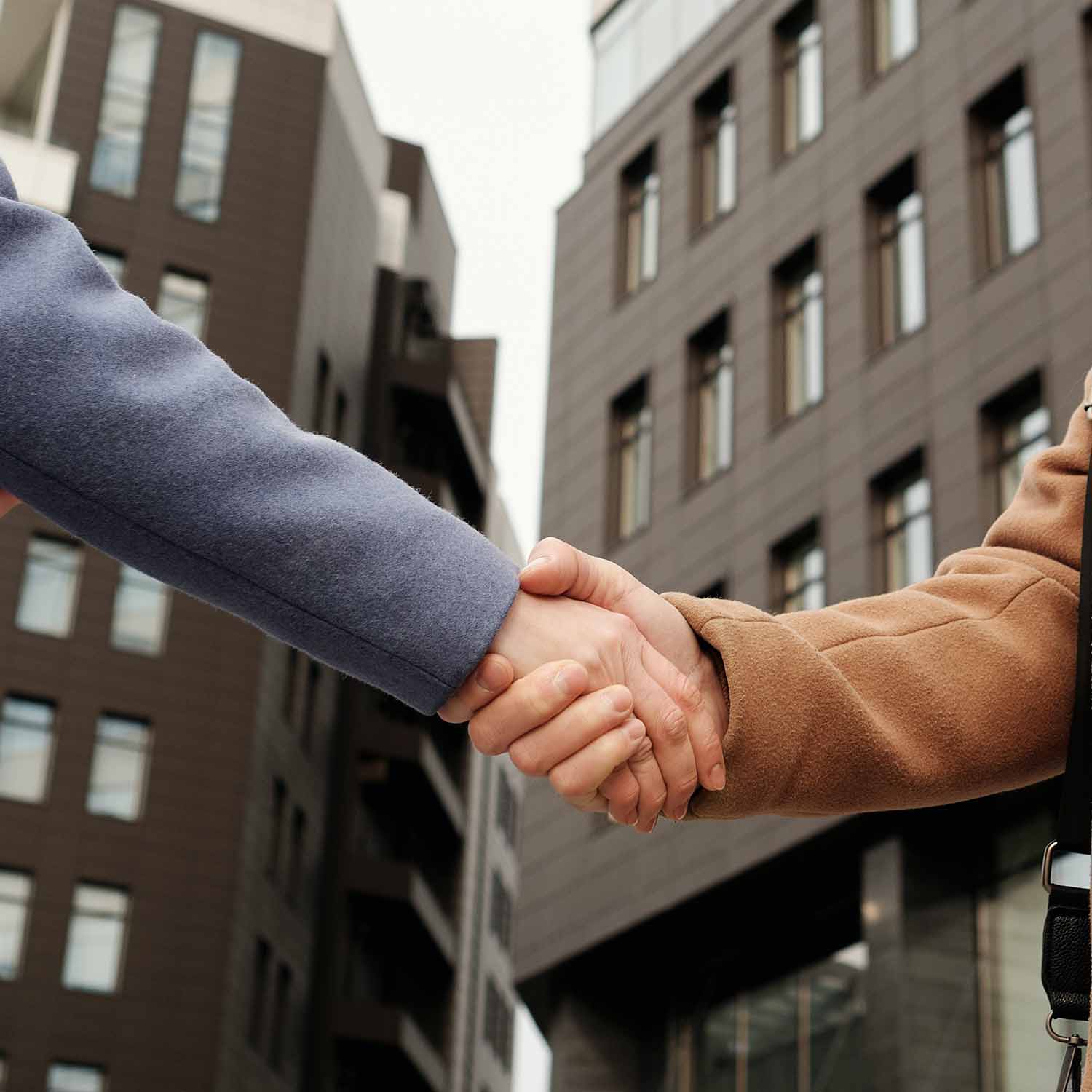 Neuer Partner: Banxware setzt für Onboarding auf IDnow VideoIdent und eID